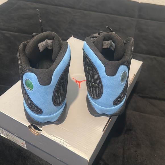 Air Jordan 13 - Picture 2 of 8